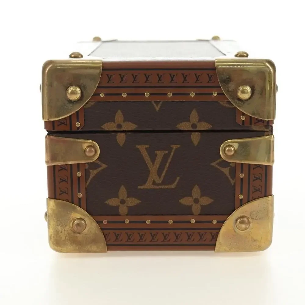 Louis Vuitton height width